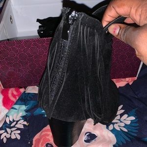 Black shingle heel boot